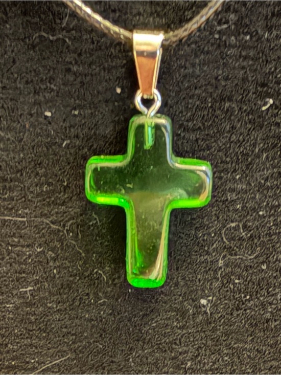 Jewelry - ✴️New✴️Green Sea Glass Cross Pendant Necklace